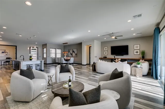 $1,599,201 | 10321 West Tropical Parkway, Las Vegas, NV 89149