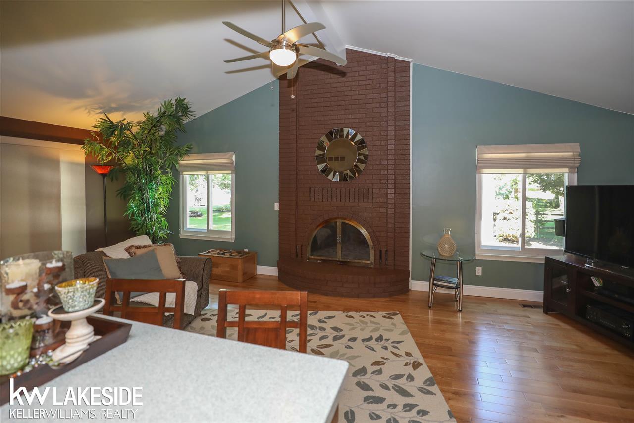 47615 Barbara Road Macomb, MI 48044 - Photo 17 of 42 50017932-16.JPG
