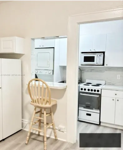 $1,700 | 124 Mendoza Avenue, Unit 1A, Coral Gables, FL 33134