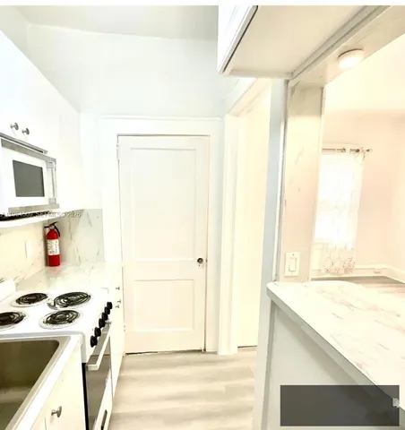 $1,700 | 124 Mendoza Avenue, Unit 1A, Coral Gables, FL 33134