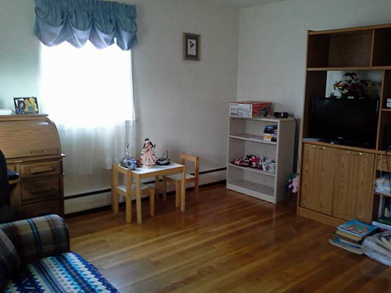 25 Shadbush Road Warwick, RI 02888 - Photo 10 of 14 Bedroom.