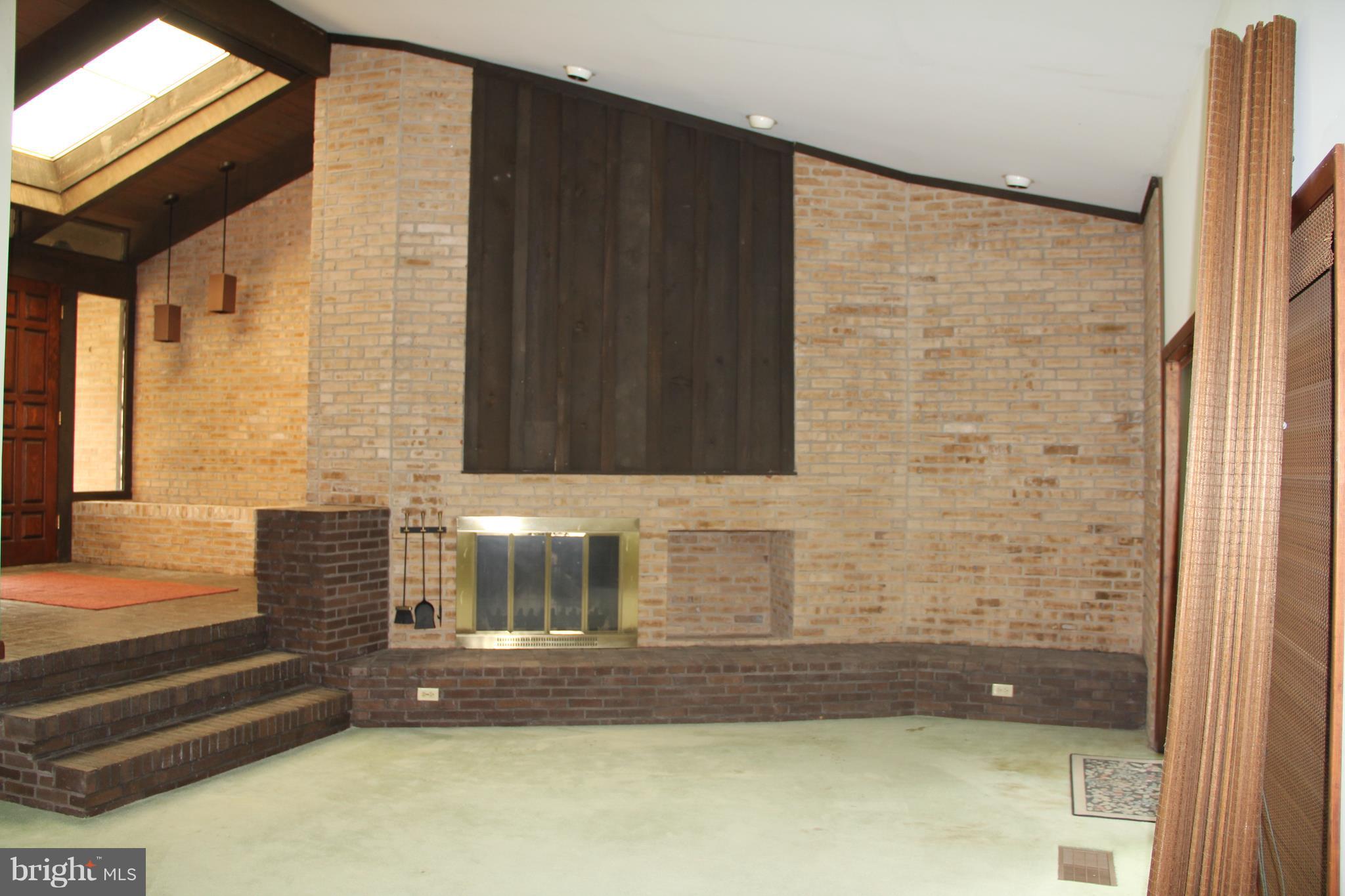 641 Mine Ridge Road Great Falls, VA 22066 - Photo 11 of 22 Living Room