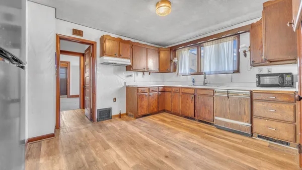 $179,000 | 1323 North 10th Street, Unit 1321, Sheboygan, WI 53081
