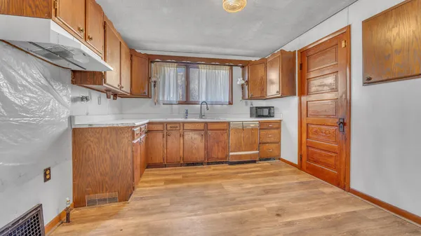 $179,000 | 1323 North 10th Street, Unit 1321, Sheboygan, WI 53081