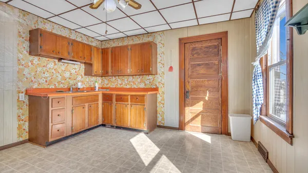 $179,000 | 1323 North 10th Street, Unit 1321, Sheboygan, WI 53081