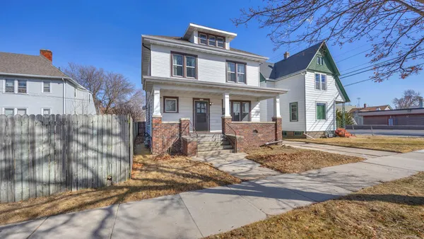 $179,000 | 1323 North 10th Street, Unit 1321, Sheboygan, WI 53081
