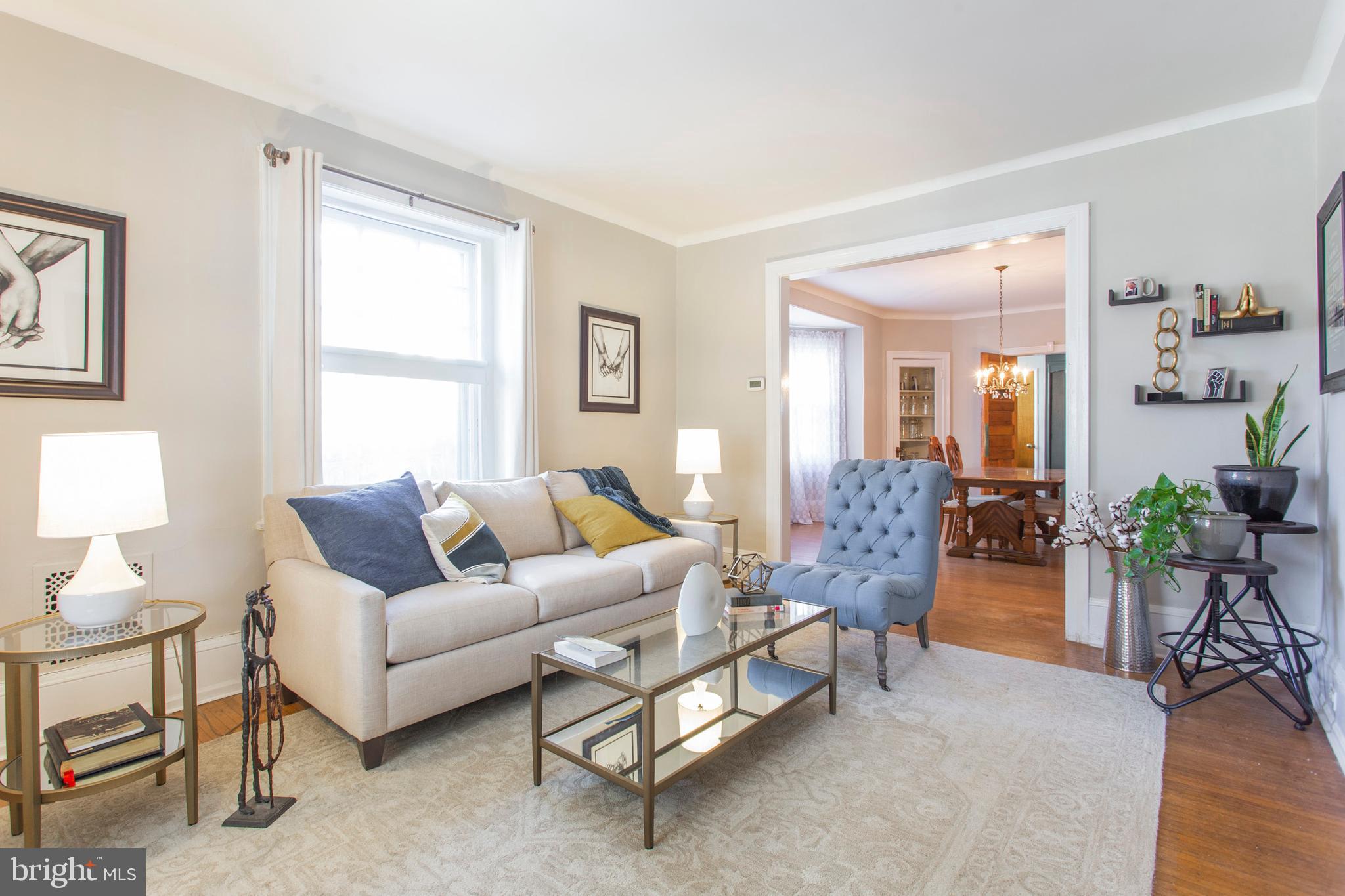 6338 Sherwood Road Philadelphia, PA 19151 - Photo 8 of 48 Living room