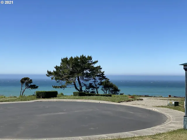 $250,000 | Sea Court Lane, Unit 3, Brookings, OR 97415