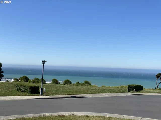 $250,000 | Sea Court Lane, Unit 3, Brookings, OR 97415