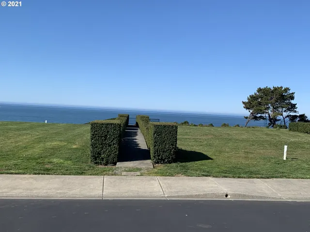 $250,000 | Sea Court Lane, Unit 3, Brookings, OR 97415