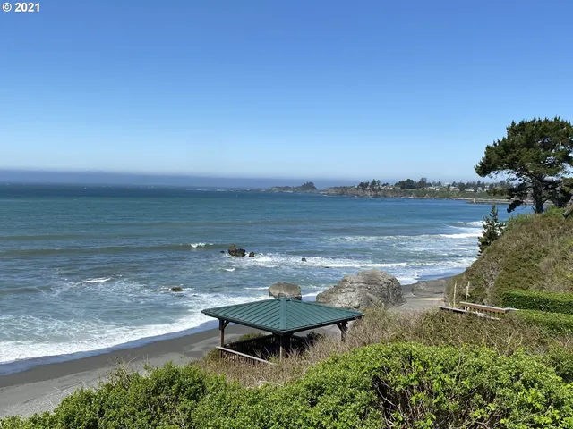 $250,000 | Sea Court Lane, Unit 3, Brookings, OR 97415