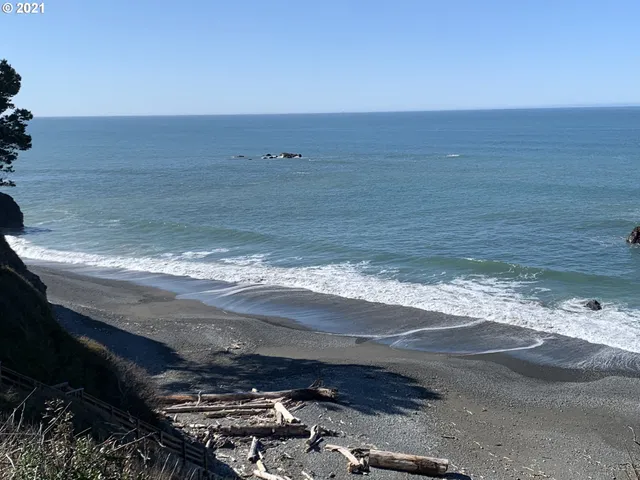 $250,000 | Sea Court Lane, Unit 3, Brookings, OR 97415