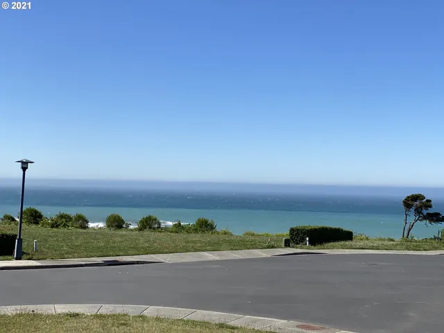 $250,000 | Sea Court Lane, Unit 3, Brookings, OR 97415