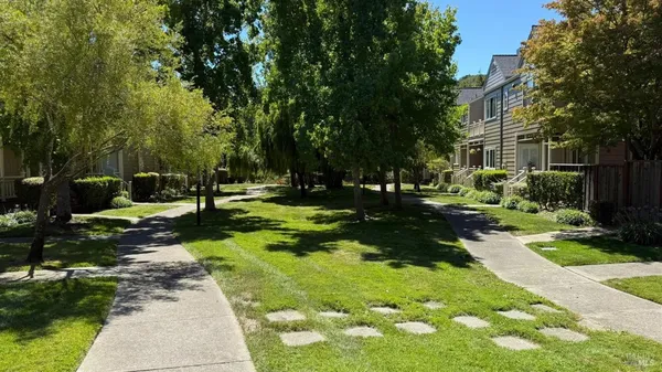 $428,700 | 77 Parkview Circle, Corte Madera, CA 94925