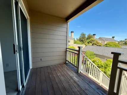 $428,700 | 77 Parkview Circle, Corte Madera, CA 94925