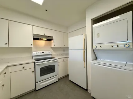 $428,700 | 77 Parkview Circle, Corte Madera, CA 94925