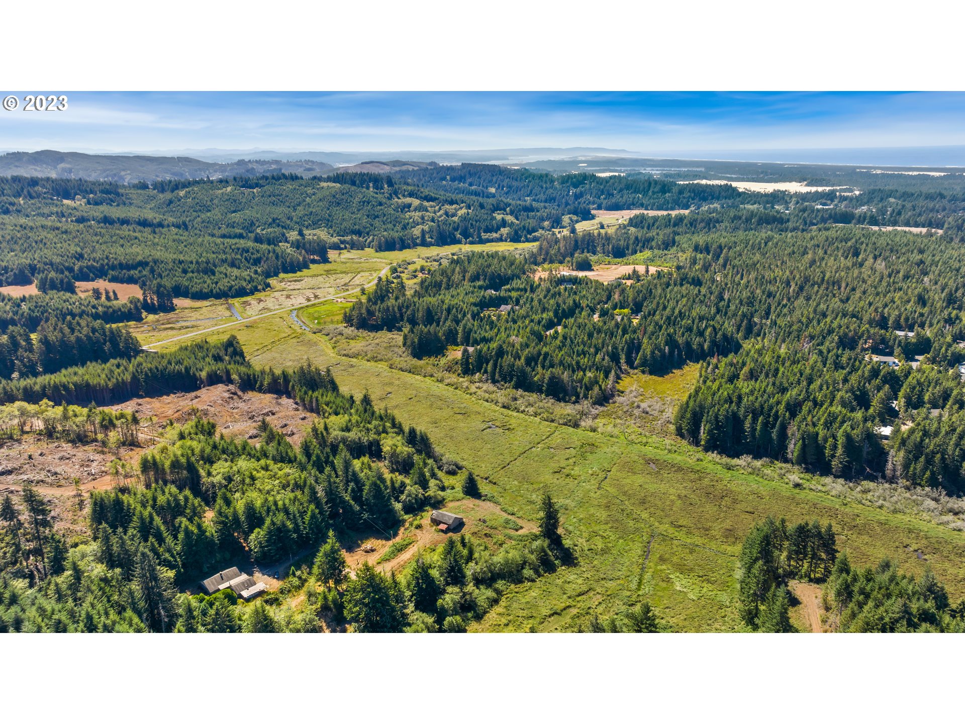 69148 St Dennis Road North Bend, OR 97459 - Photo 35 of 41 Gallery Image 35