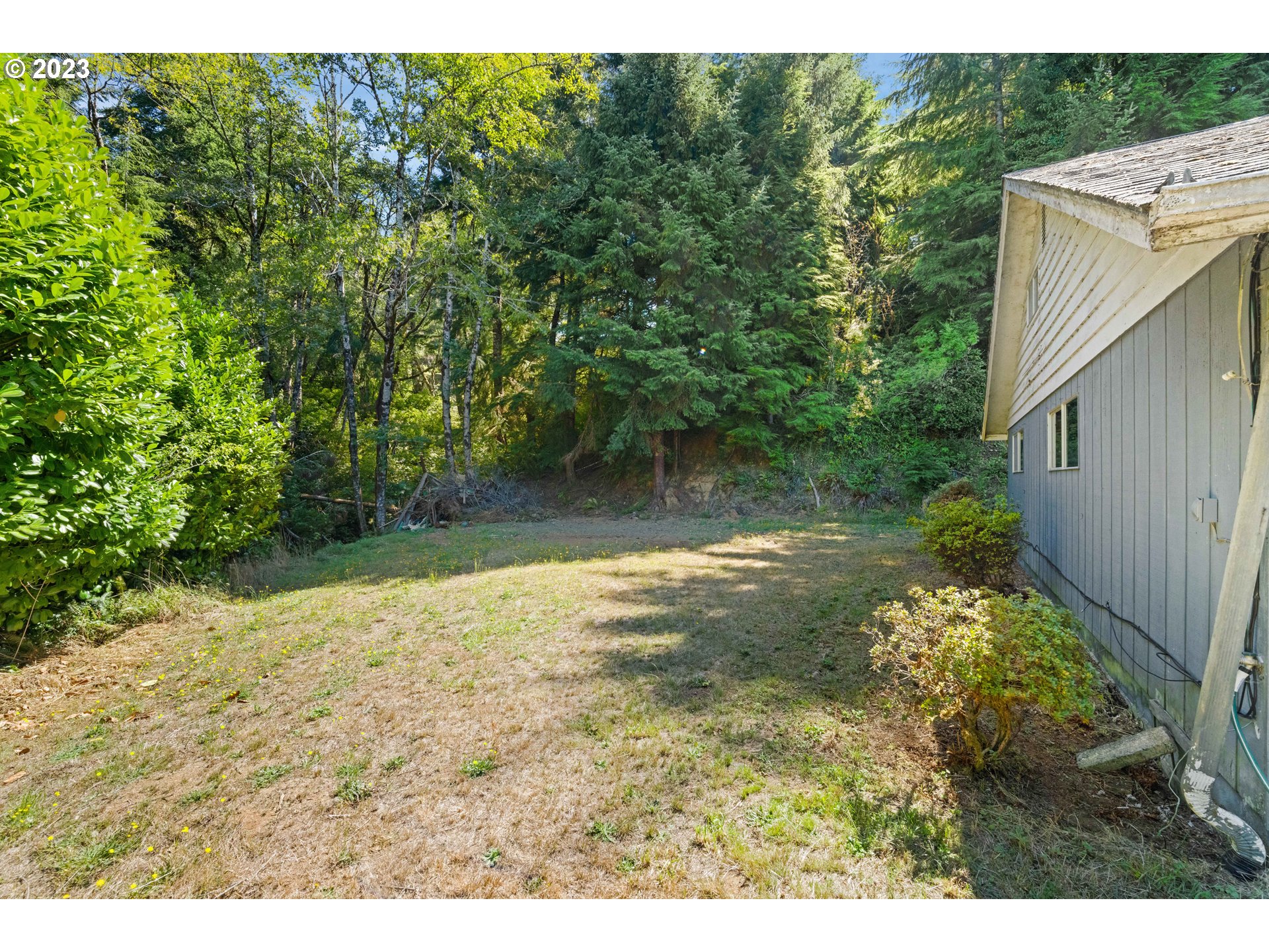 69148 St Dennis Road North Bend, OR 97459 - Photo 7 of 41 Gallery Image 7