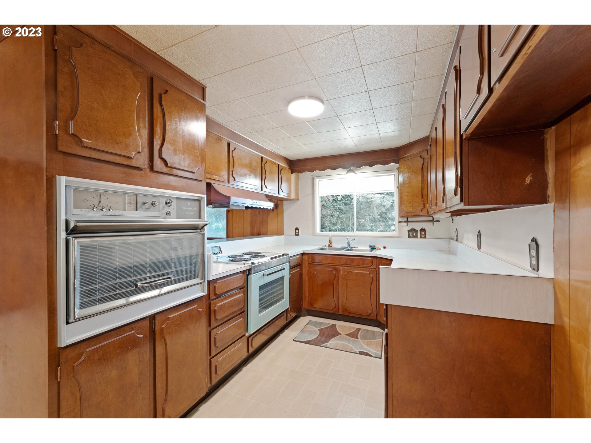 69148 St Dennis Road North Bend, OR 97459 - Photo 9 of 41 Gallery Image 9
