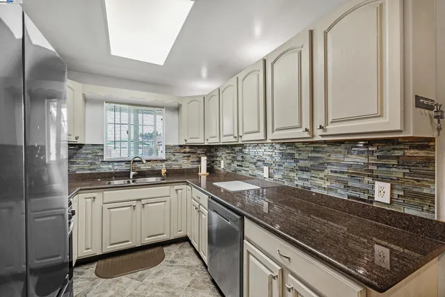 $999,000 | 31518 Medinah Street, Hayward, CA 94544