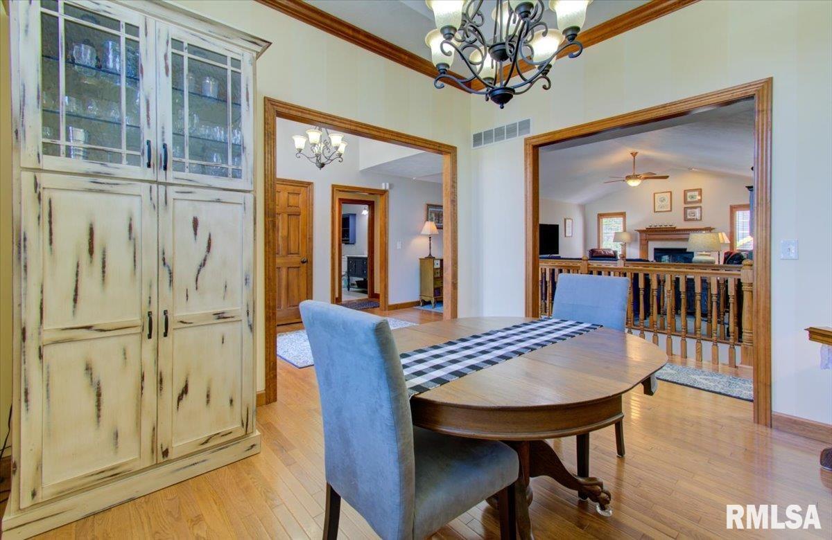 1412 Old Crows Way Springfield, IL 62712 - Photo 13 of 44 Gallery Image 13