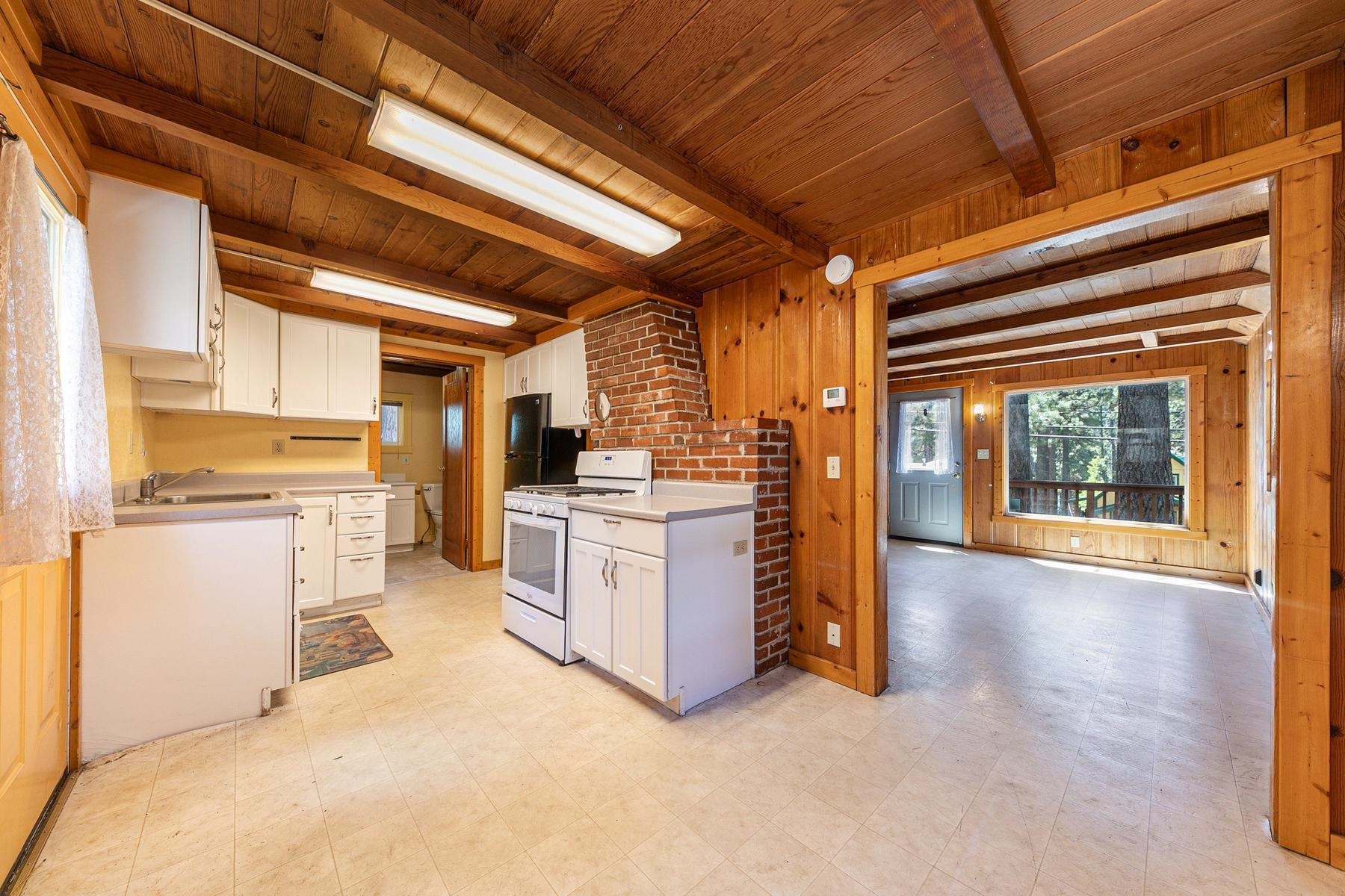 13464 Moraine Road Truckee, CA 96161 - Photo 14 of 28