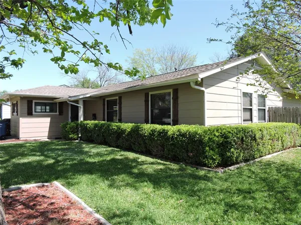 $1,995 | 12238 Oberlin Drive, Dallas, TX 75243