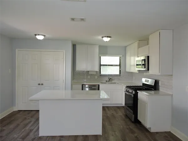 $1,995 | 12238 Oberlin Drive, Dallas, TX 75243