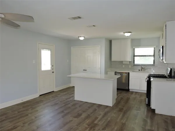 $1,995 | 12238 Oberlin Drive, Dallas, TX 75243