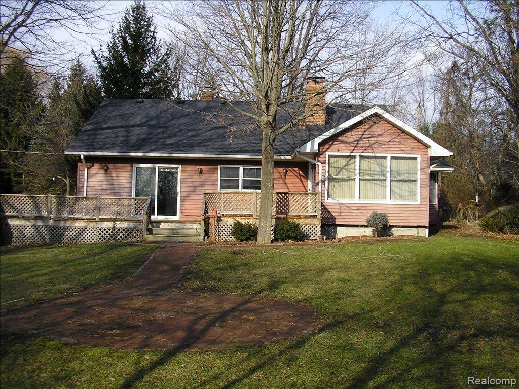 3261 Vincent Road North Street, MI 48049 - Photo 2 of 13 P1040103
