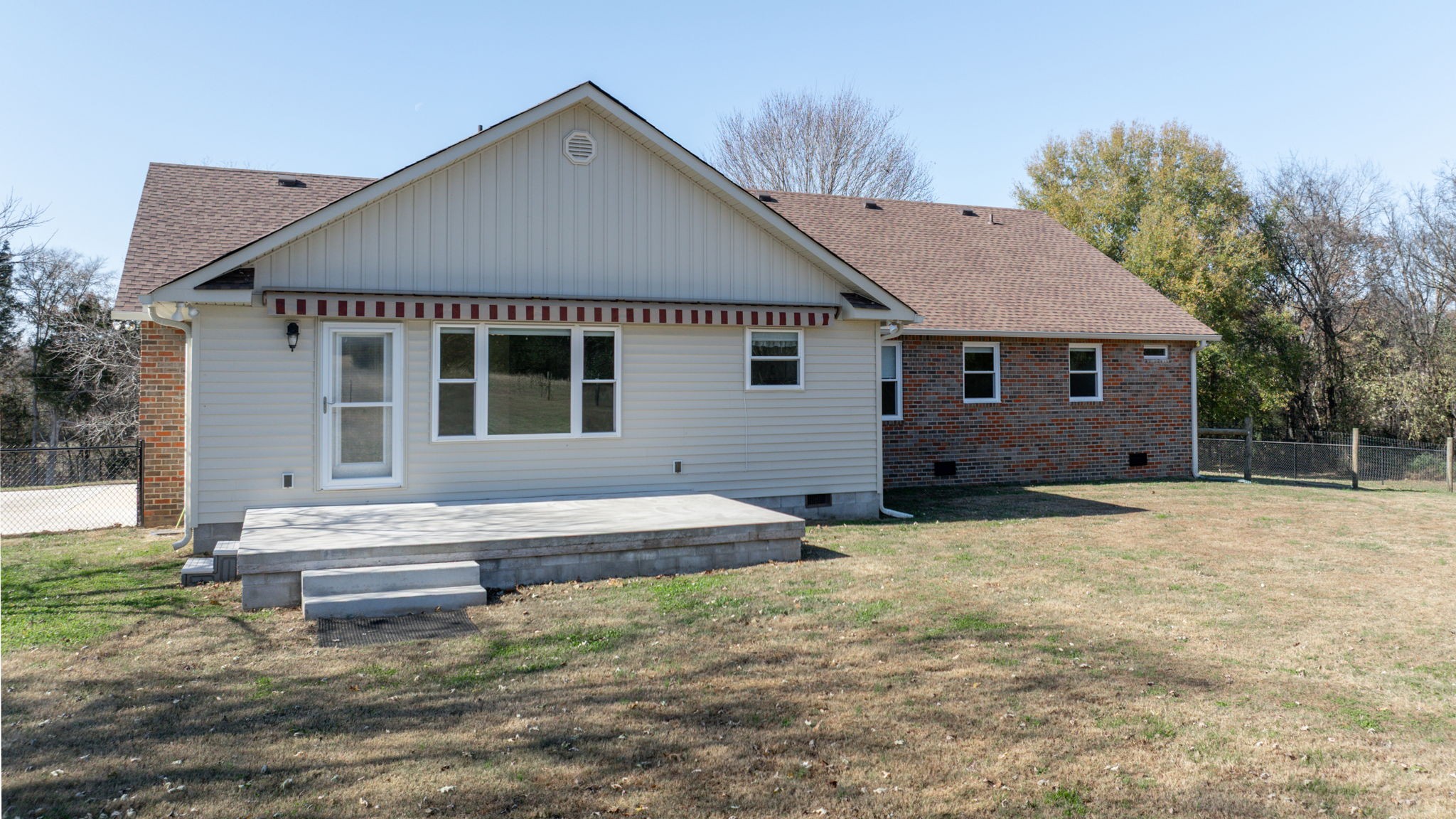 120 3 Fork Bridge Road Wartrace, TN 37183 - Photo 35 of 48 a backyard of a house