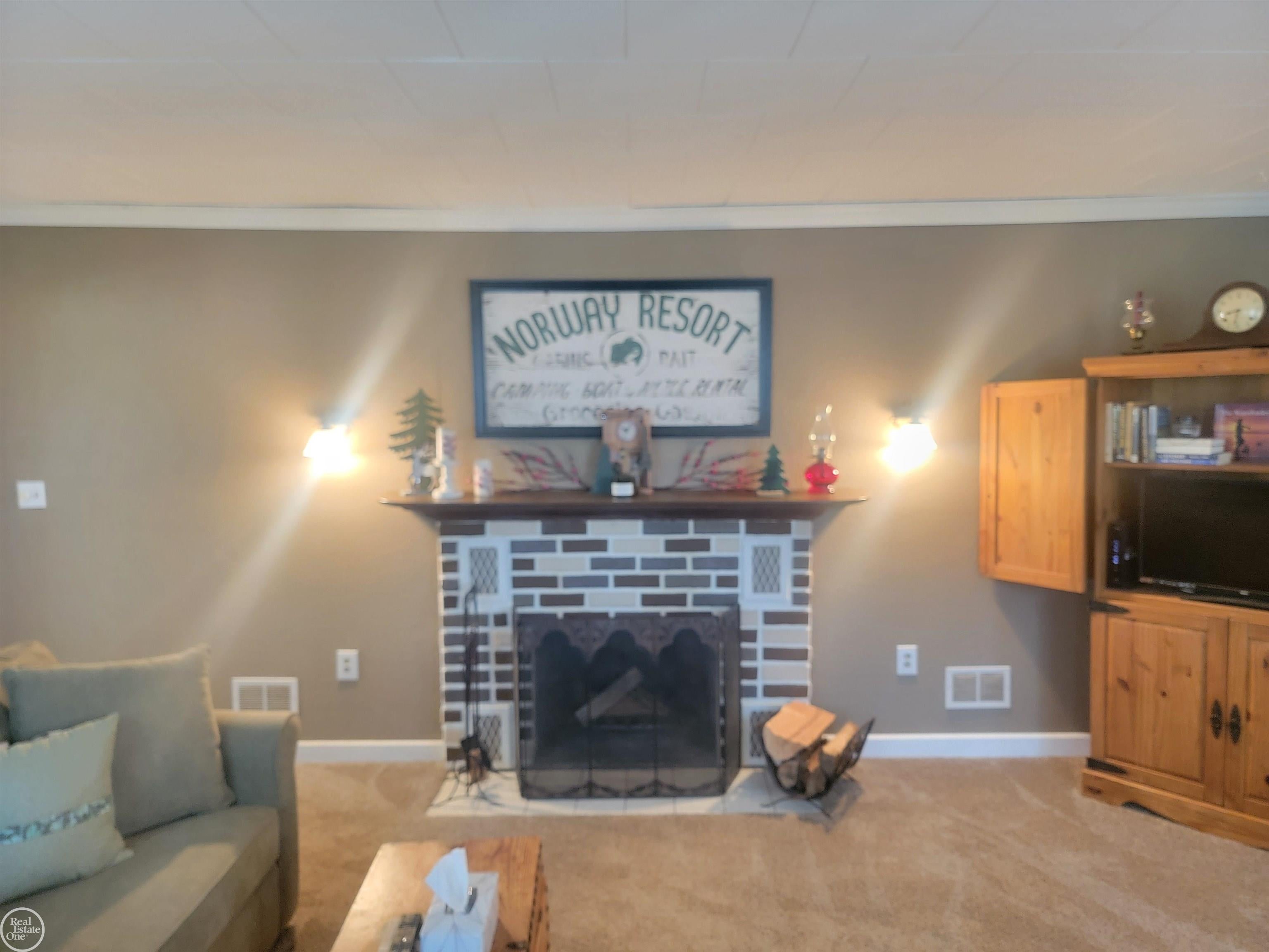 20824 Ridgemont Road Harper Woods, MI 48225 - Photo 5 of 20 Gallery Image 5