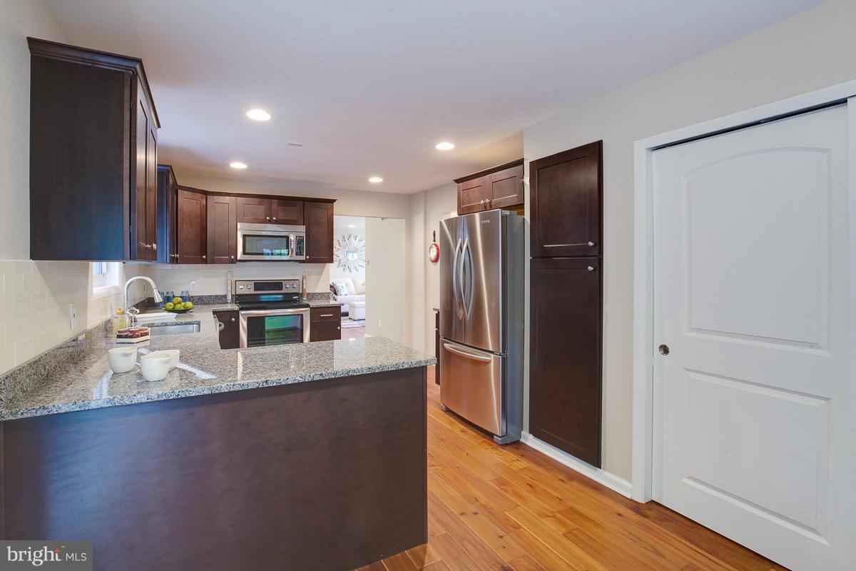 2405 Sugarcone Road Baltimore, MD 21209 - Photo 16 of 29 Kitchen