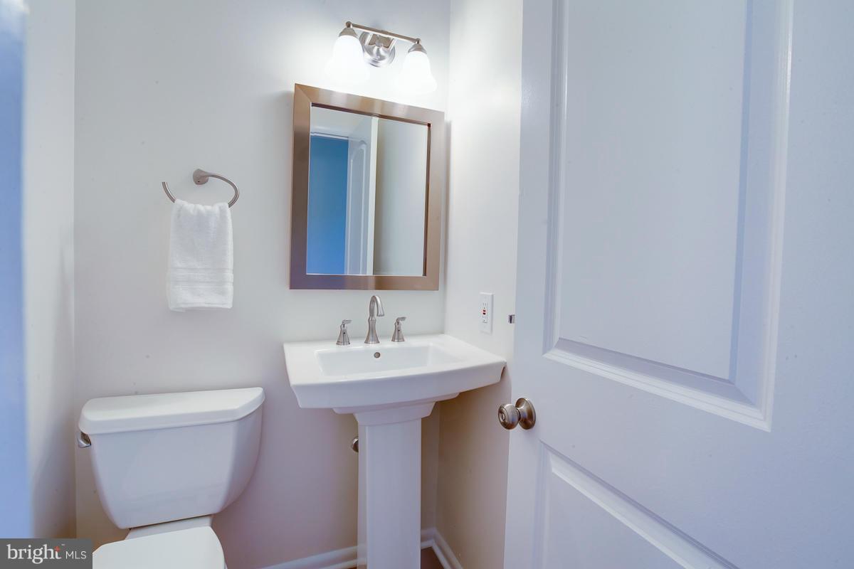 2405 Sugarcone Road Baltimore, MD 21209 - Photo 22 of 29 Bath
