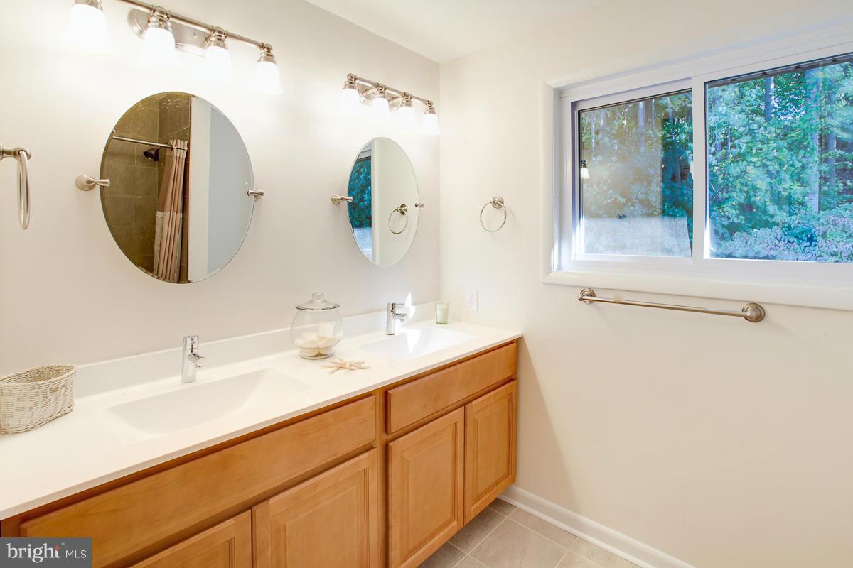 2405 Sugarcone Road Baltimore, MD 21209 - Photo 25 of 29 Bath