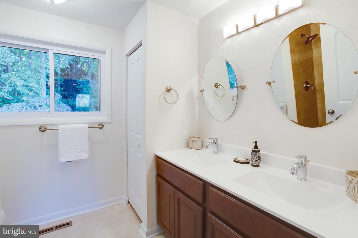 2405 Sugarcone Road Baltimore, MD 21209 - Photo 26 of 29 Bath (Master)