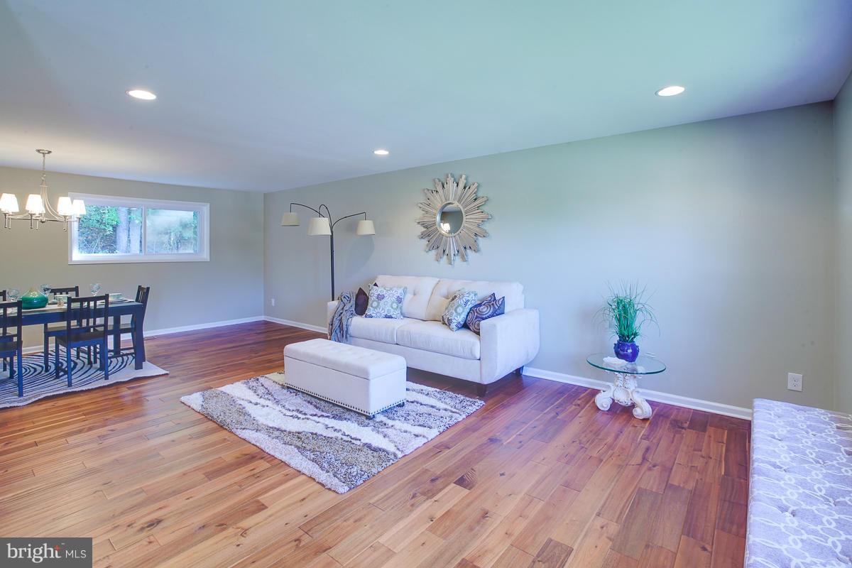2405 Sugarcone Road Baltimore, MD 21209 - Photo 6 of 29 Living Room