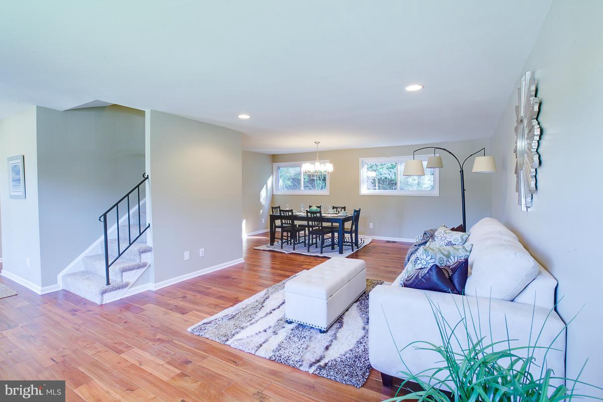 2405 Sugarcone Road Baltimore, MD 21209 - Photo 7 of 29 Living Room