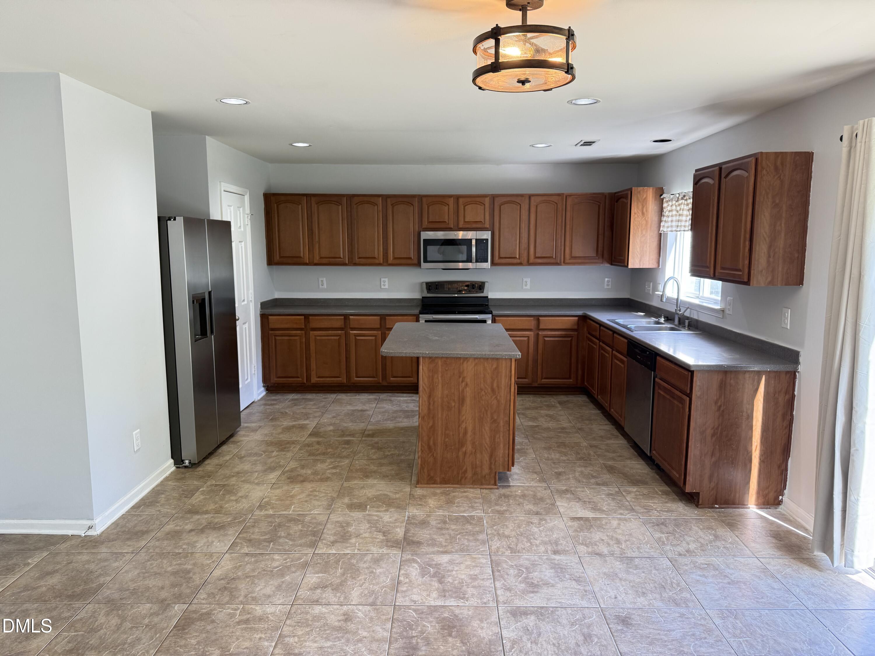 108 Poppy Hills Court Raleigh, NC 27603 - Photo 4 of 20 IMG_7307