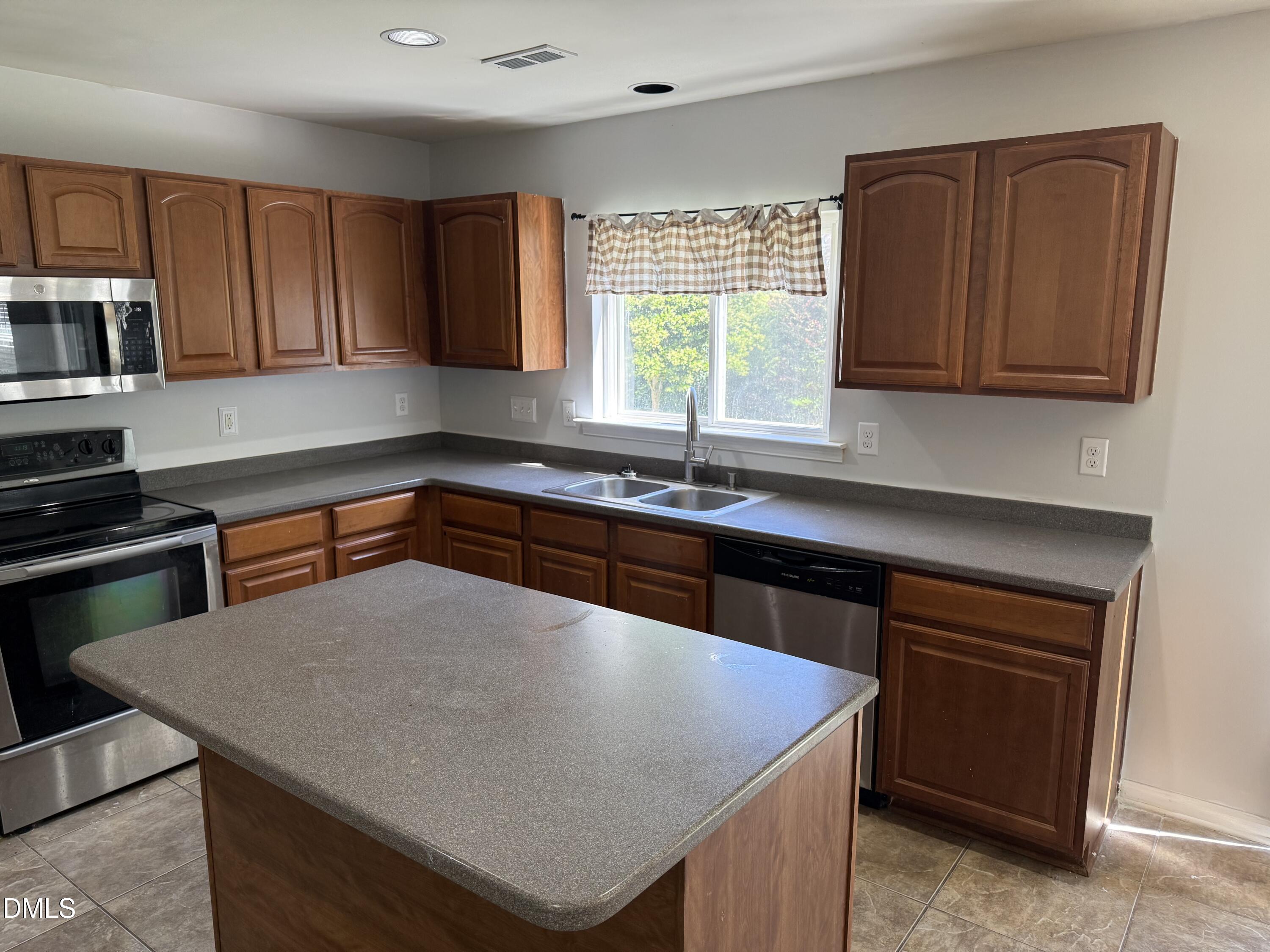 108 Poppy Hills Court Raleigh, NC 27603 - Photo 5 of 20 IMG_7308