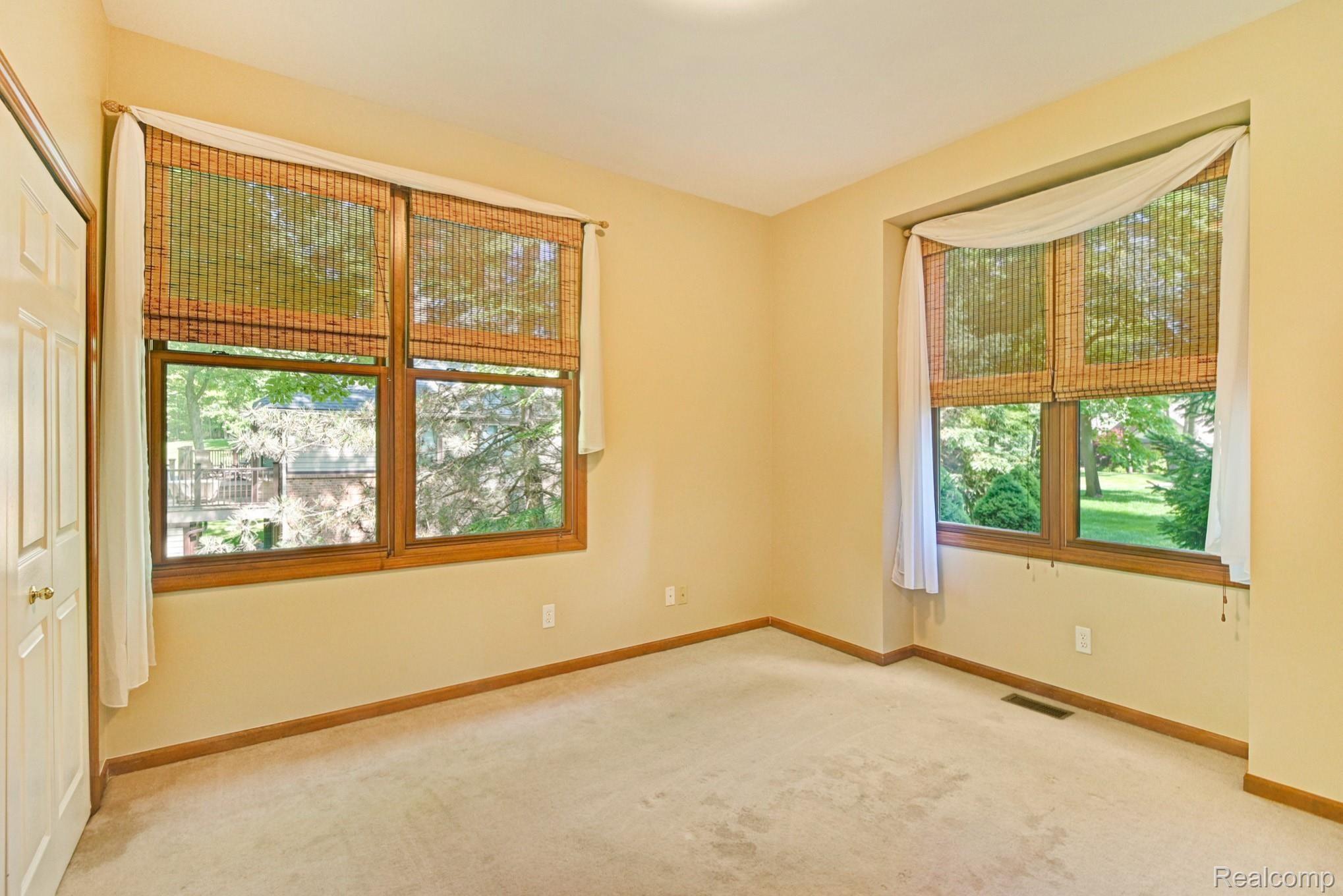 10880 Ridge View Trail Fenton, MI 48430 - Photo 20 of 36 CNG_1250_1_2.jpg