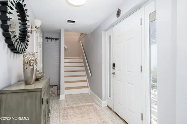 a view of entryway with furniture