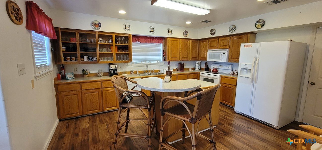 1690 Bierman Road Port Lavaca, TX 77979 - Photo 10 of 32 Gallery Image 10