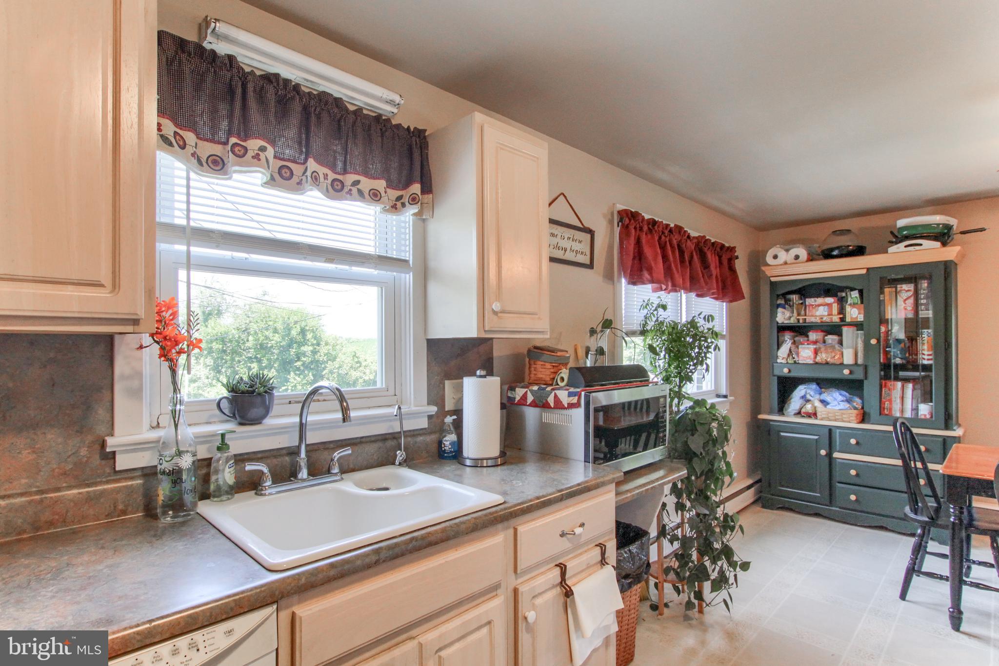 286 South Locust Point Road Mechanicsburg, PA 17055 - Photo 5 of 36 Gallery Image 5