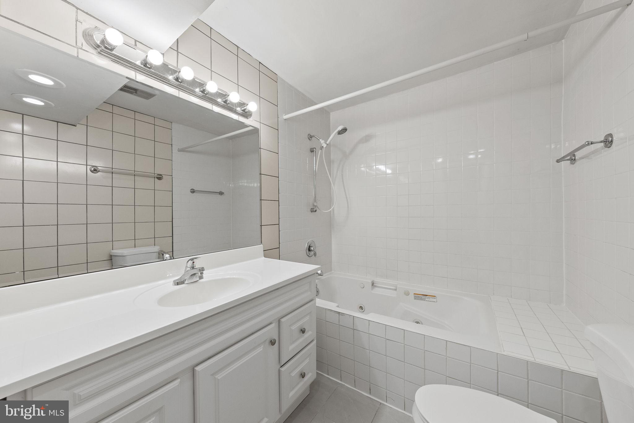 12416 Ox Hill Road Fairfax, VA 22033 - Photo 24 of 35