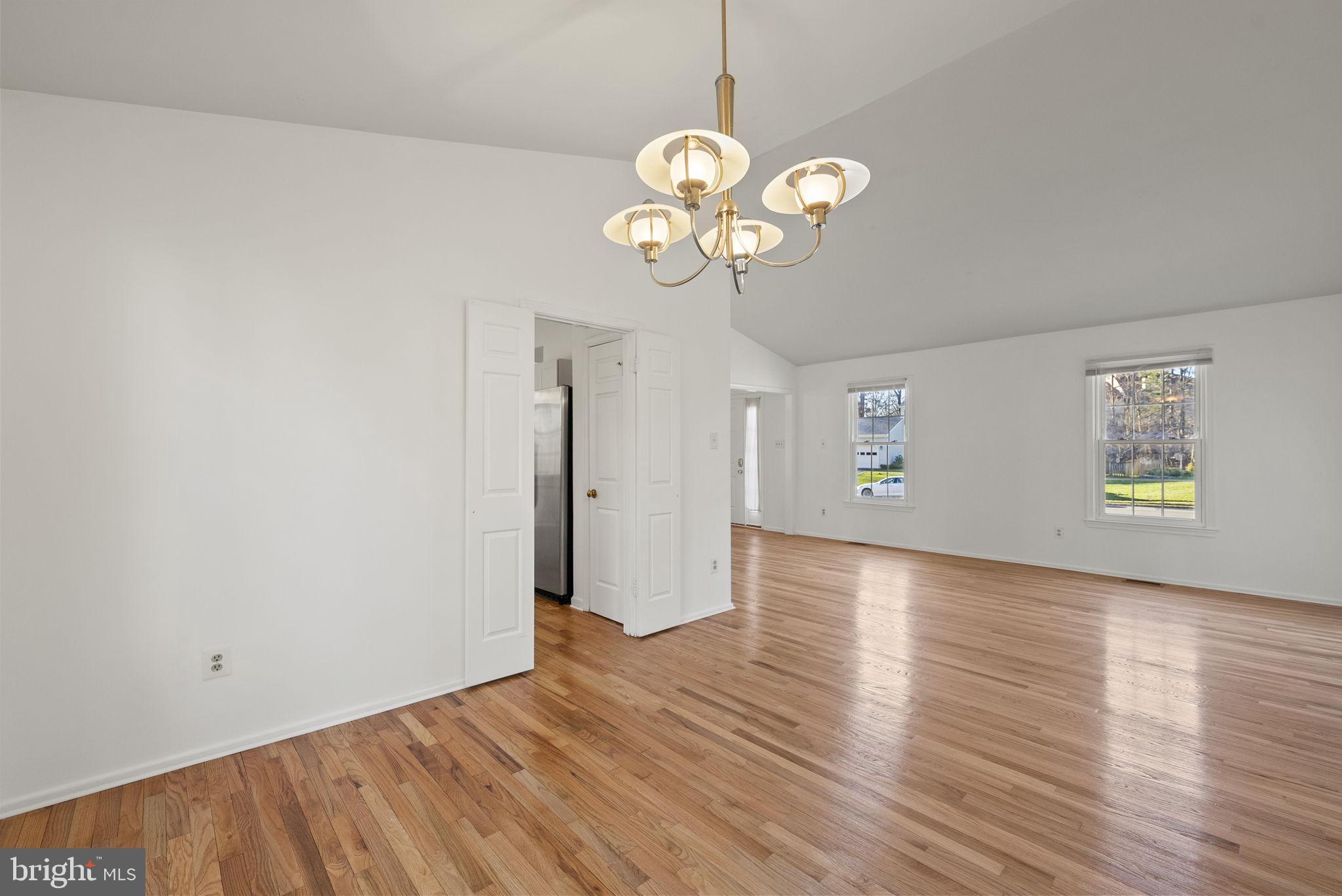 12416 Ox Hill Road Fairfax, VA 22033 - Photo 6 of 35