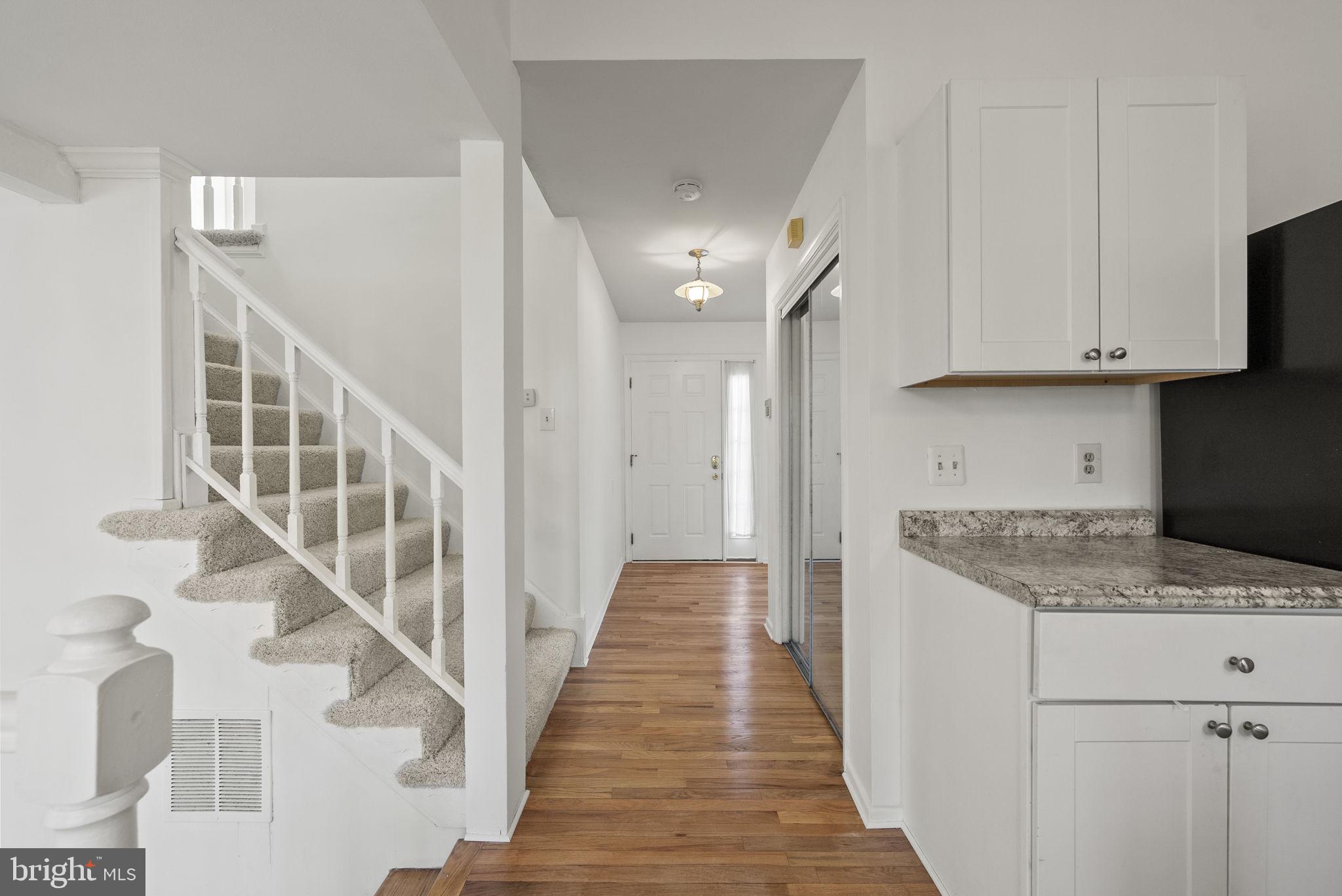 12416 Ox Hill Road Fairfax, VA 22033 - Photo 7 of 35