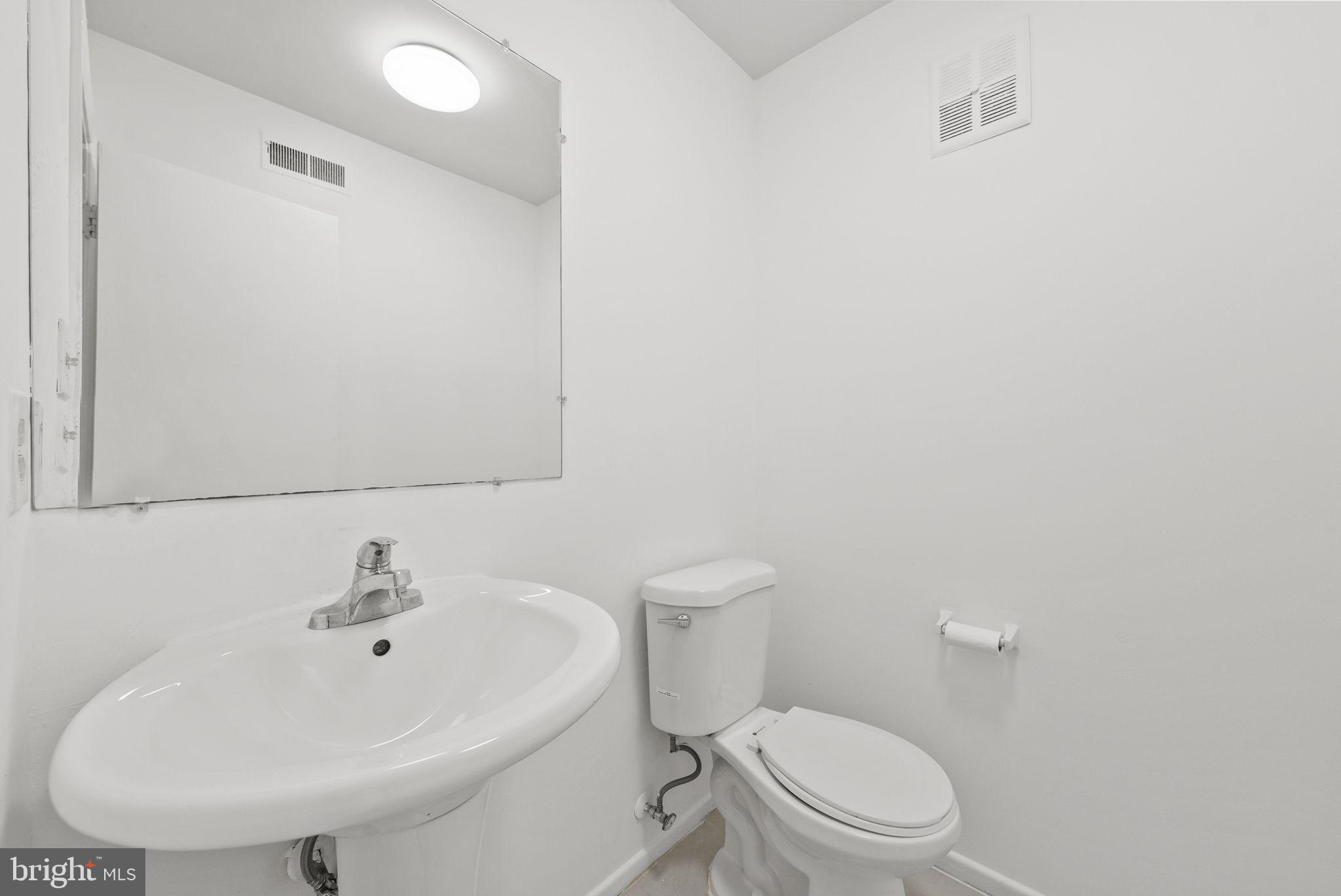 12416 Ox Hill Road Fairfax, VA 22033 - Photo 8 of 35