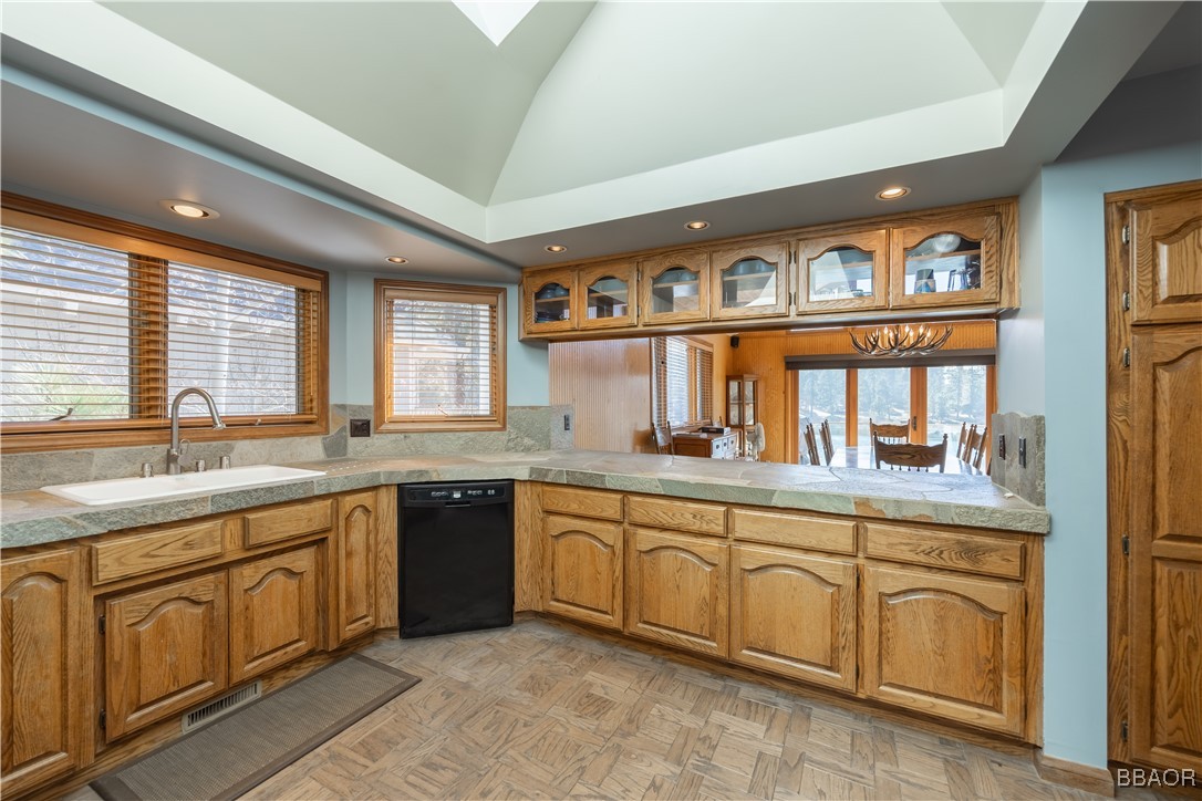 599 Cove Drive Big Bear Lake, CA 92315 - Photo 10 of 50 a kitchen with lots of counter top space