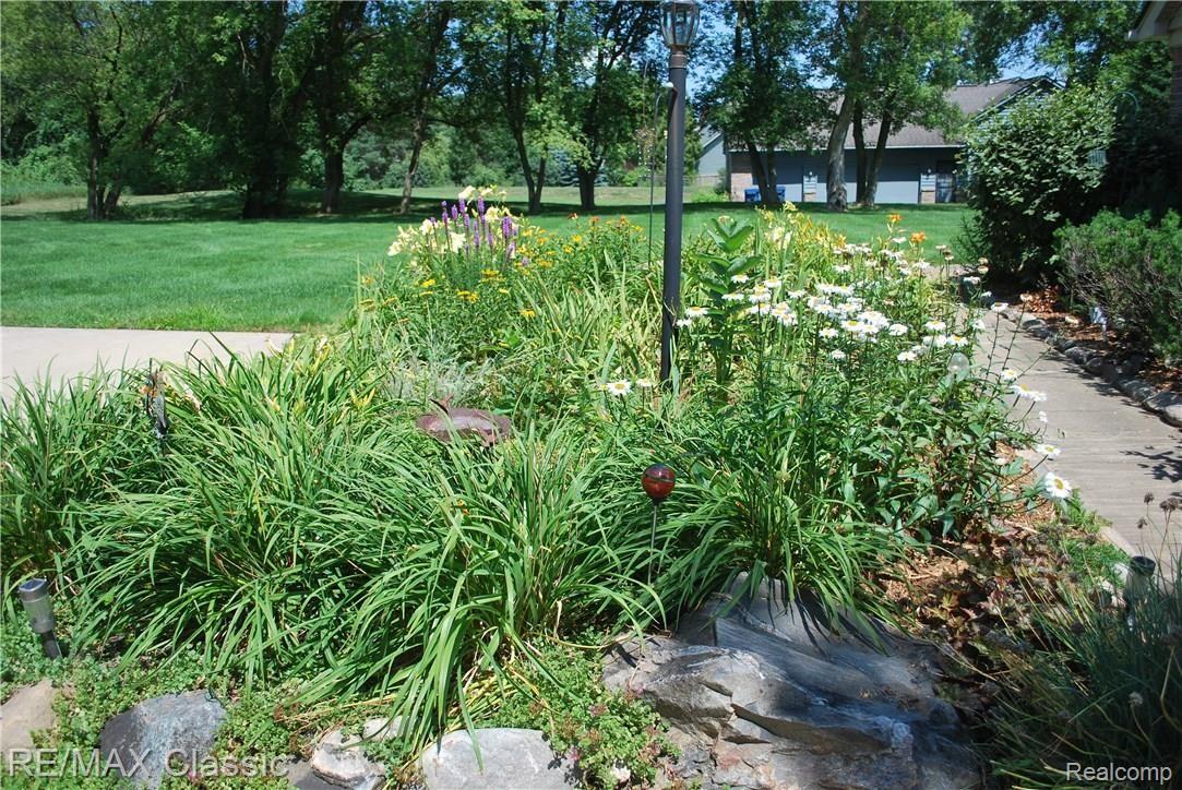 2280 Ford Road White Lake, MI 48383 - Photo 11 of 82 015.JPG